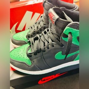 Jordan 1 Retro “Pine Green”